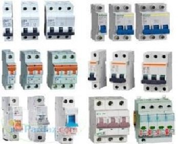 کشف بیش از 9 هزار فیوز احتکار شده در ساوجبلاغ