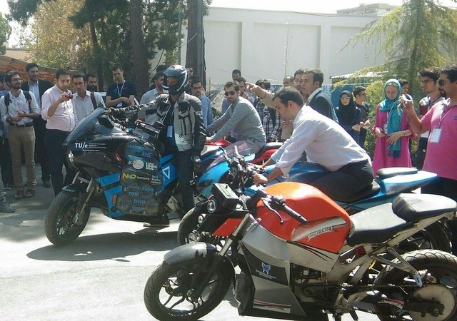 موتورسیکلتی که قابلیت سفر 80 روز دور دنیا را دارد موتورسیکلتی که قابلیت سفر 80 روز دور دنیا را دارد