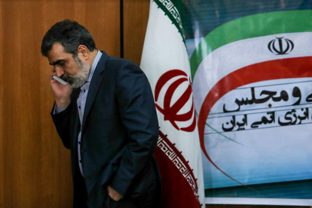 کمالوندی: مقادیری از آبسنگین مازاد ایران به عمان برای فروش منتقل شده است نشست خبری کمالوندی، سخنگوی سازمان انرژی اتمی به مناسبت هفته دولت