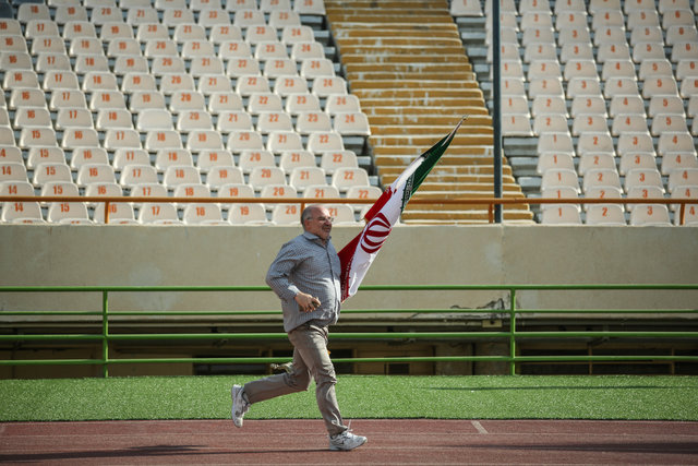 دعوت پروین از هواداران برای حمایت از تیم ملی: با پرچم ایران به ورزشگاه بیایید