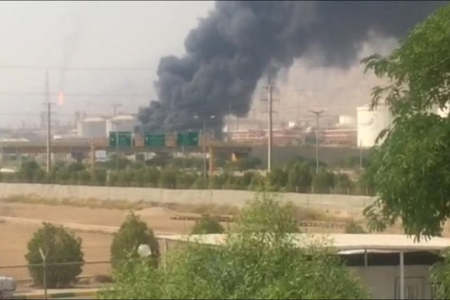 ویدئو / آتش‌سوزی در فازهای ١٥ و ١٦ پارس جنوبی