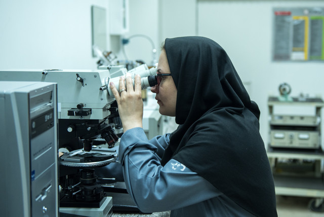 عکس تزئینی و آرشیوی است ارائه خدمات به شرکتهای تولیدی در حوزه مواد پلیمری و شیمیایی