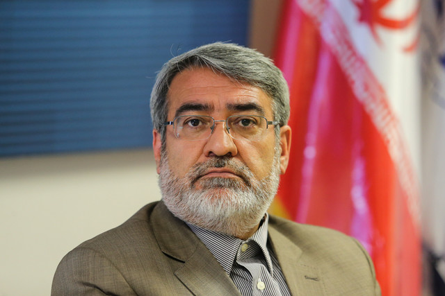 ثبت نقل و انتقال خودرو در دفاتر اسناد اختیاری است ثبت نقل و انتقال خودرو در دفاتر اسناد اختیاری است