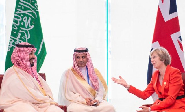 رایزنی نخست‌وزیر انگلیس با وزیر دفاع عربستان درباره جنگ یمن 