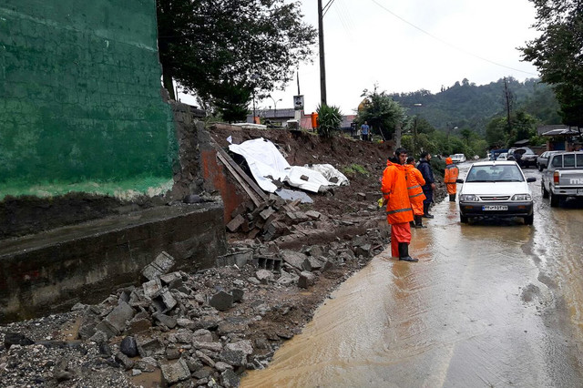 بارش باران راه‌های ارتباطی 75 روستای کهگیلویه را مسدود کرد