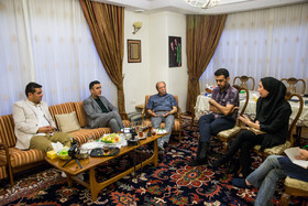 دیدار ایوبی رئیس سازمان سینمایی از علی نصیریان