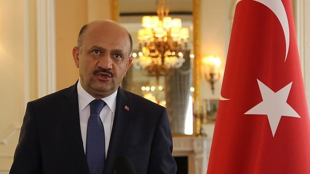 واکنش وزیر دفاع ترکیه به ترور سفیر روسیه در آنکارا