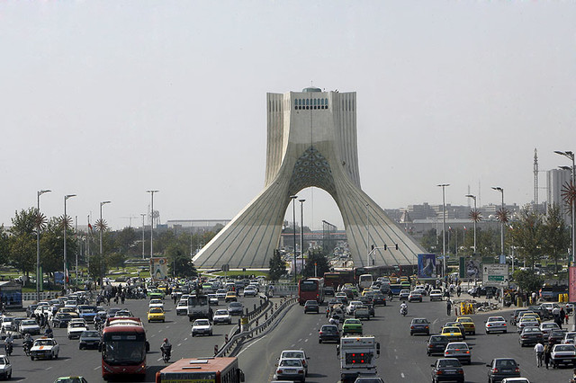 برج آزادی آماده برای جشن انقلاب/ اختصاص ردیف بودجه به برج آزادی در شورای شهر