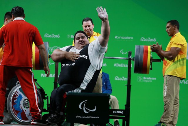 پهلوان خندان ورزش ایران