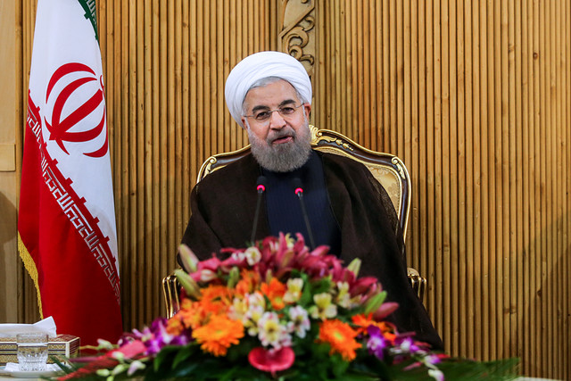 روحانی کنار نمیرود روحانی کنار نمیرود