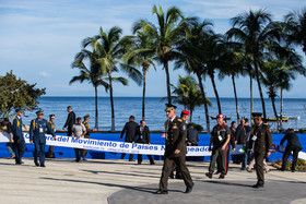در حاشیه عکس یادگاری هفدهمین اجلاس سران جنبش عدم تعهد