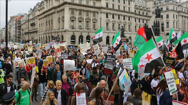 تظاهرات در شهرهای انگلیس در اعتراض به حمله نظامی غرب در  سوریه