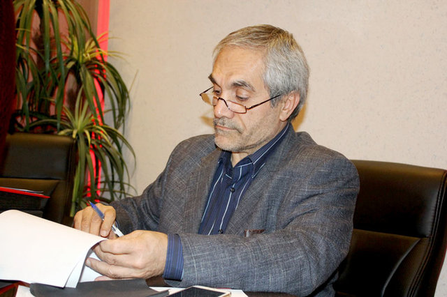 طاهری: قرار نبود هانی جام را بالای سر ببرد/ هنوز با هیچ بازیکنی به توافق نرسیدهایم طاهری: قرار نبود هانی جام را بالای سر ببرد/ هنوز با هیچ بازیکنی به توافق نرسیدهایم