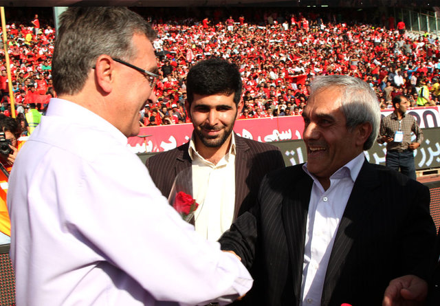 بازی رسانهای یا استعفایواقعی؟ آقای طاهری لطفا شفاف باشید بازی رسانهای یا استعفایواقعی؟ آقای طاهری لطفا شفاف باشید