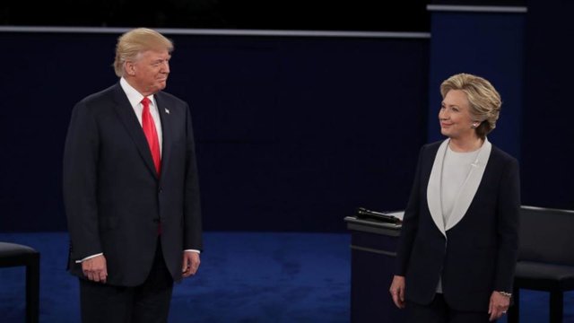 ایرانیهای بیتفاوت با شانس ۳۵ درصد برای کلینتون کلینتون و ترامپ