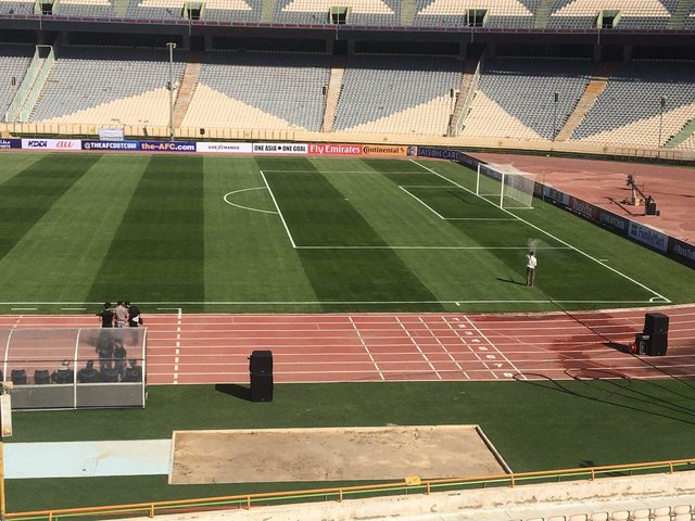 بازوبند "یا حسین" بر بازوی خبرنگاران و عکاسان کرهای + عکس
 بازوبند "یا حسین" بر بازوی خبرنگاران و عکاسان کرهای + عکس