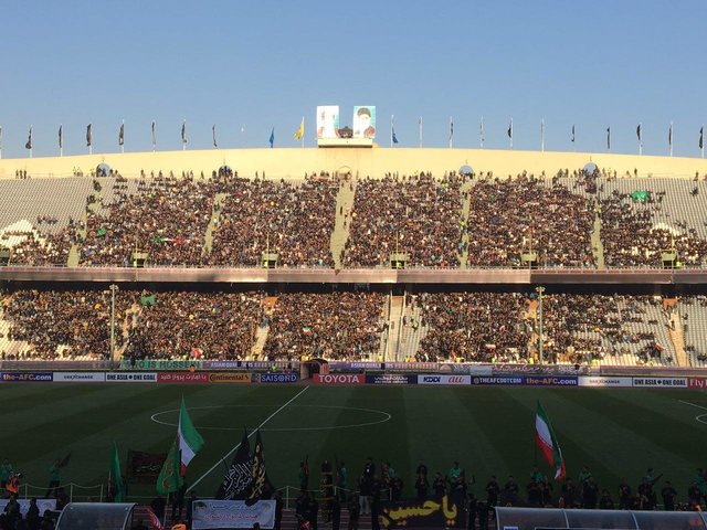 ۲۰ هزار نفر در آزادی/ ورود داوران ژاپنی به چمن ورزشگاه ۲۰ هزار نفر در آزادی/ ورود داوران ژاپنی به چمن ورزشگاه