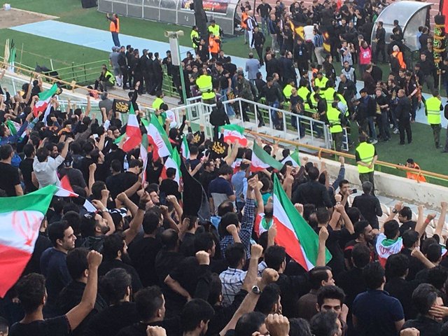 استقبال کم تماشاگران از بازی ایران - کامبوج/ ۳۵۰۰ زن و  ۲۵۰۰ مرد استقبال کم تماشاگران از بازی ایران - کامبوج/ ۳۵۰۰ زن و  ۲۵۰۰ مرد