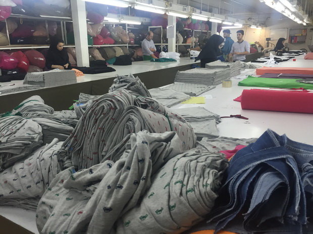 مشکل کمبود نیروی کار در واحدهای تولیدی یزد مشکل کمبود نیروی کار در واحدهای تولیدی یزد