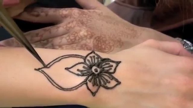 پیامدهای خطرآفرین خالکوبی پیامدهای خطرآفرین خالکوبی