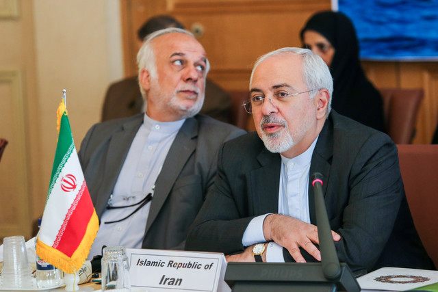 ظریف: ایران آماده ارائه تسهیلات بیشتر برای انتقال انرژی کشورهای حاشیه خزر به خلیجفارس است ظریف: ایران آماده ارائه تسهیلات بیشتر برای انتقال انرژی کشورهای حاشیه خزر به خلیجفارس است