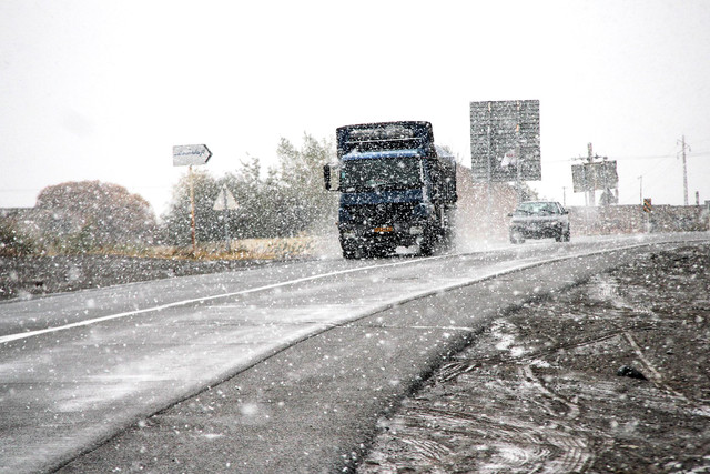 برف و باران در جادههای 8 استان کشور برف و باران در جادههای 8 استان کشور