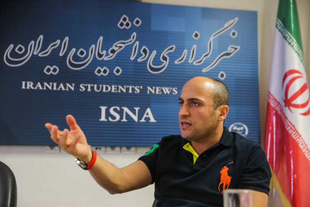 انتقاد علی سرابی نسبت به نحوه داوری جشن بازیگر  انتقاد علی سرابی نسبت به نحوه داوری جشن بازیگر