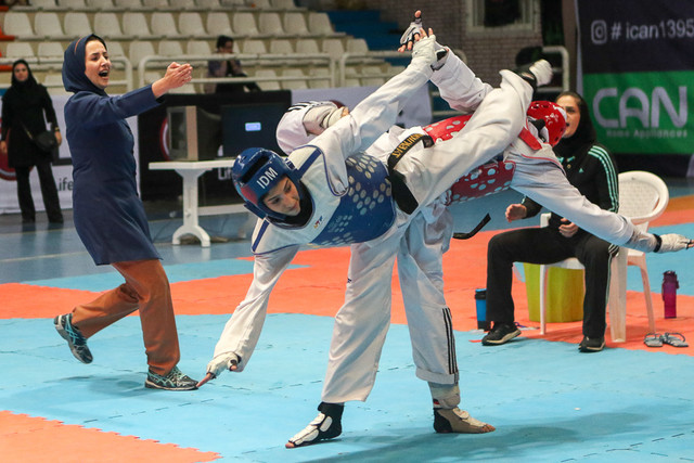 ورزش بانوان اردستان از نبود حمایت و کمبود امکانات رنج میبرد ورزش بانوان اردستان از نبود حمایت و کمبود امکانات رنج میبرد