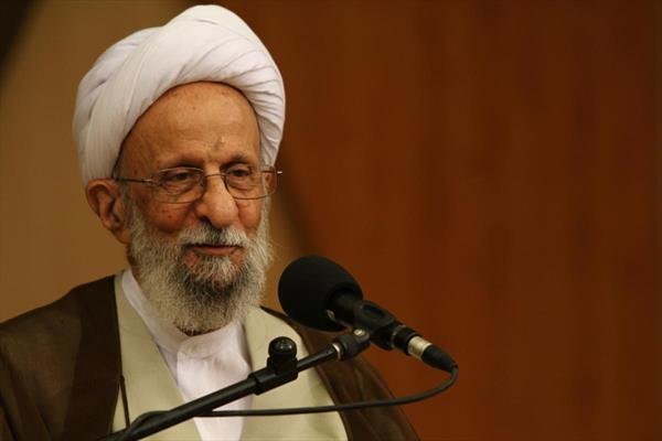 مصباح: چرا تلاش نمیکنیم مثل سوئیس شویم؟ مصباح: چرا تلاش نمیکنیم مثل سوئیس شویم؟