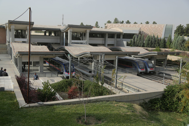 معماری مترو اصفهان،خوب یا بد؟ افتتاح فاز دو خط یک مترو اصفهان با حضور اسحاق جهانگیری