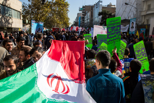 دولت آمریکا هیچ وقت با ملت ایران صادق نبوده است  دولت آمریکا هیچ وقت با ملت ایران صادق نبوده است