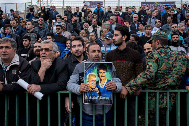 پیکر منصور پورحیدری در  ورزشگاه شیرودی تشییع شد + عکس پیکر منصور پورحیدری در  ورزشگاه شیرودی تشییع شد + عکس