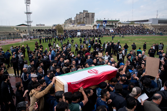 ویدئو / تشییع پیکر منصور پورحیدری در ورزشگاه شیرودی ویدئو / تشییع پیکر منصور پورحیدری در ورزشگاه شیرودی