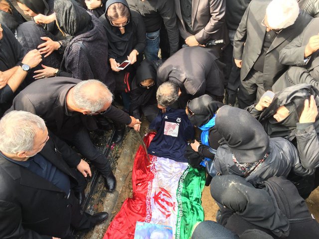 پدر استقلال در خانه ابدی آرام گرفت پدر استقلال در خانه ابدی آرام گرفت