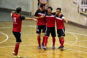 رضا لک: با بازیکنان حاشیه ساز تیم برخورد جدی کردم/ از کاظمی خبر نداریم!