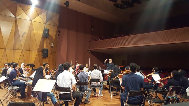 ارکستر ملی برای اجرای پاییزی‌اش تمرین می‌کند