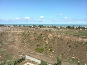 تخلیه زباله شهر بابلسر در ساحل خزر + فیلم