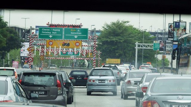 ادامه بارش شدید در سرمبان/ تیم ملی در زمین اصلی تمرین نمیکند + عکس ادامه بارش شدید در سرمبان/ تیم ملی در زمین اصلی تمرین نمیکند + عکس