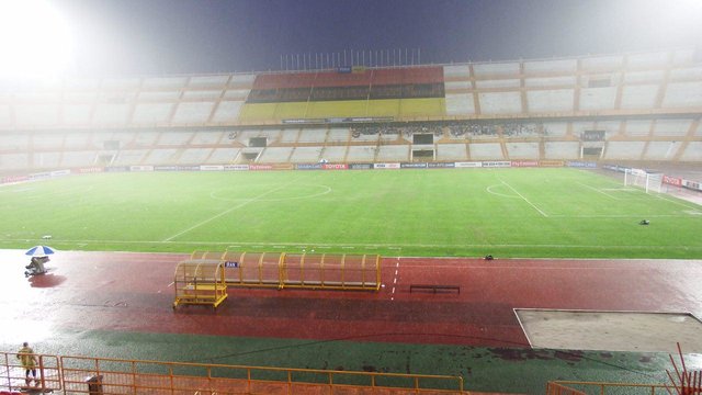 آغاز مجدد بارندگیها در شهر سرمبان و استقبال کیروش از هواداران تیم ملی + عکس آغاز مجدد بارندگیها در شهر سرمبان و استقبال کیروش از هواداران تیم ملی + عکس