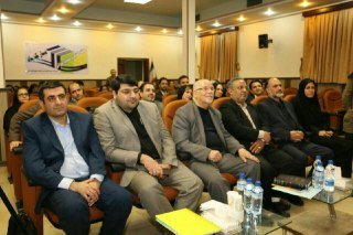 توجه به دسترسی شهروندان به آثار و محصولات فرهنگی ارزشمند  توجه به دسترسی شهروندان به آثار و محصولات فرهنگی ارزشمند