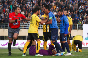 مدیرعامل مستعفی آلومینیوم اراک: عقب‌مانده‌های سیاست به ورزش آمده‌اند