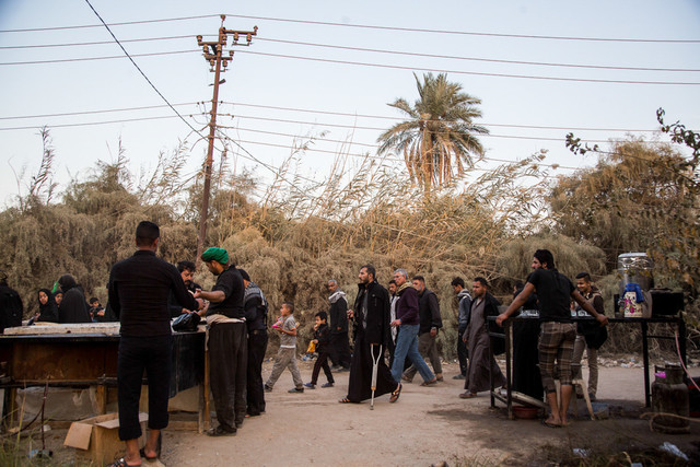 عکس خبر آرشیوی است. نمایشگاهی از «سلفی من و دوست اربعینیام»