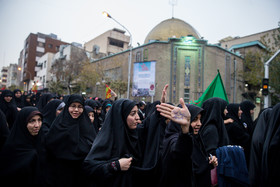 راهپیمایی جمعی از دانشجویان به مناسبت اربعین حسینی به سمت حسینیه امام خمینی (ره)