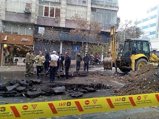 عکس تزئینی است فرسودگی لولههای آب صدای شهر قدسیها را در آورد