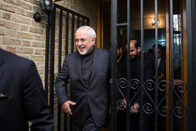 امضای دفتر یادبود درگذشت فیدل کاسترو