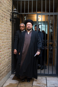امضای دفتر یادبود درگذشت فیدل کاسترو