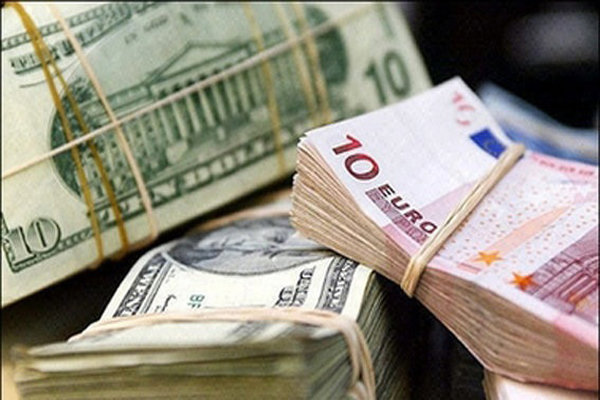 بانک مرکزی ارز خارج از کشور صادرکنندگان را می‌خرد