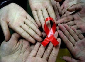 با ایدز مبارزه کنیم نه با کودکان آسیب‌دیده از ایدز