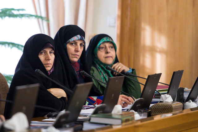 لباس زنان سیاستمدار در مجامع بینالمللی چگونه است؟ ابتکار،مولاوردی و احمدی پور در جلسه امروز هیات دولت