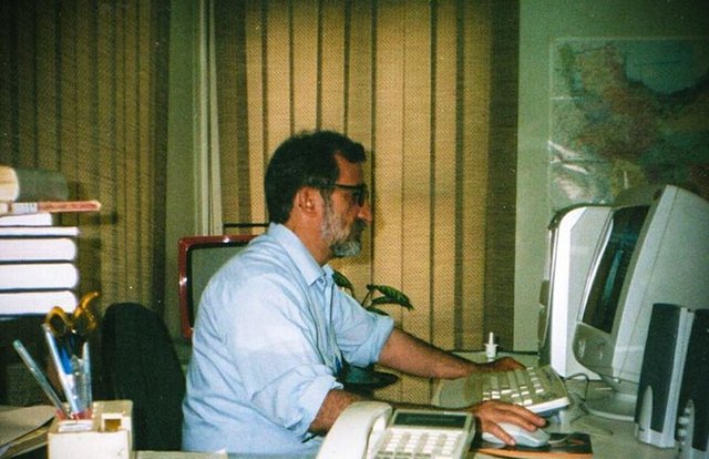 مرحوم هادی نخعی یادنامهای برای «هادی نخعی»؛ راوی جنگ تحمیلی